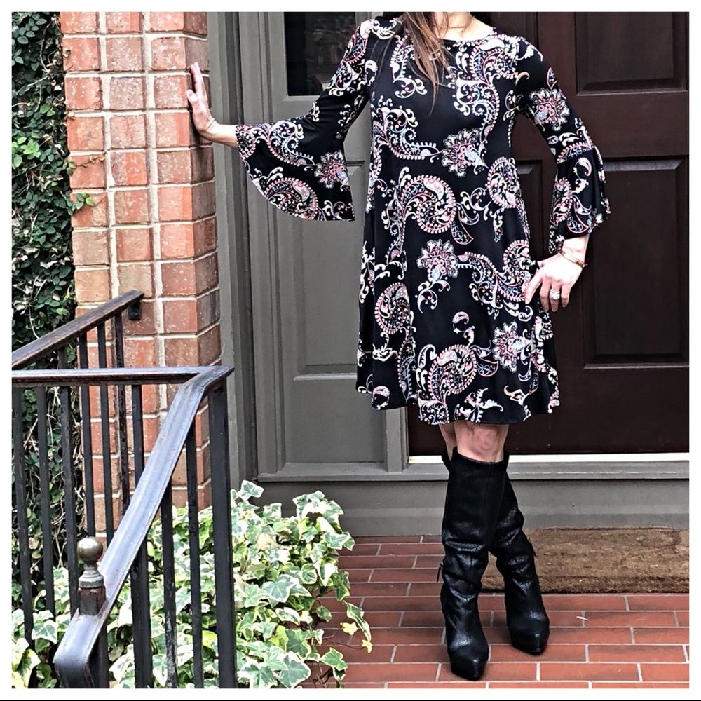 ✨LAST ONE✨Bell black paisley print swing dress - Picture 2 of 8